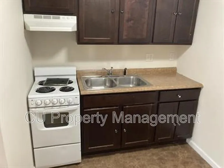 709 W Church St #7 — Photo 7