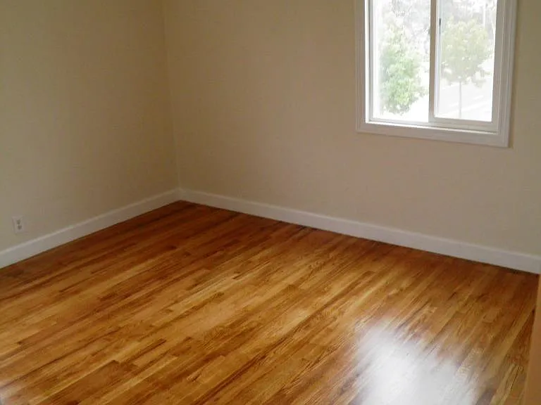 1031 Ocean Park Blvd #4 — Photo 4