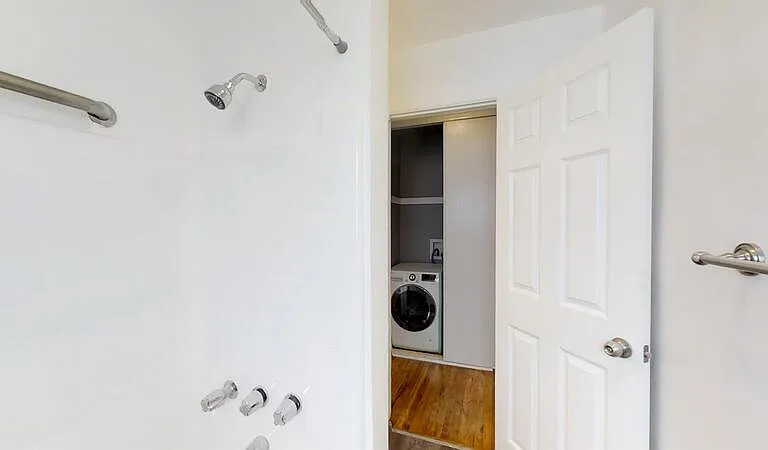 7016 1/2 Flight Ave — Photo 14