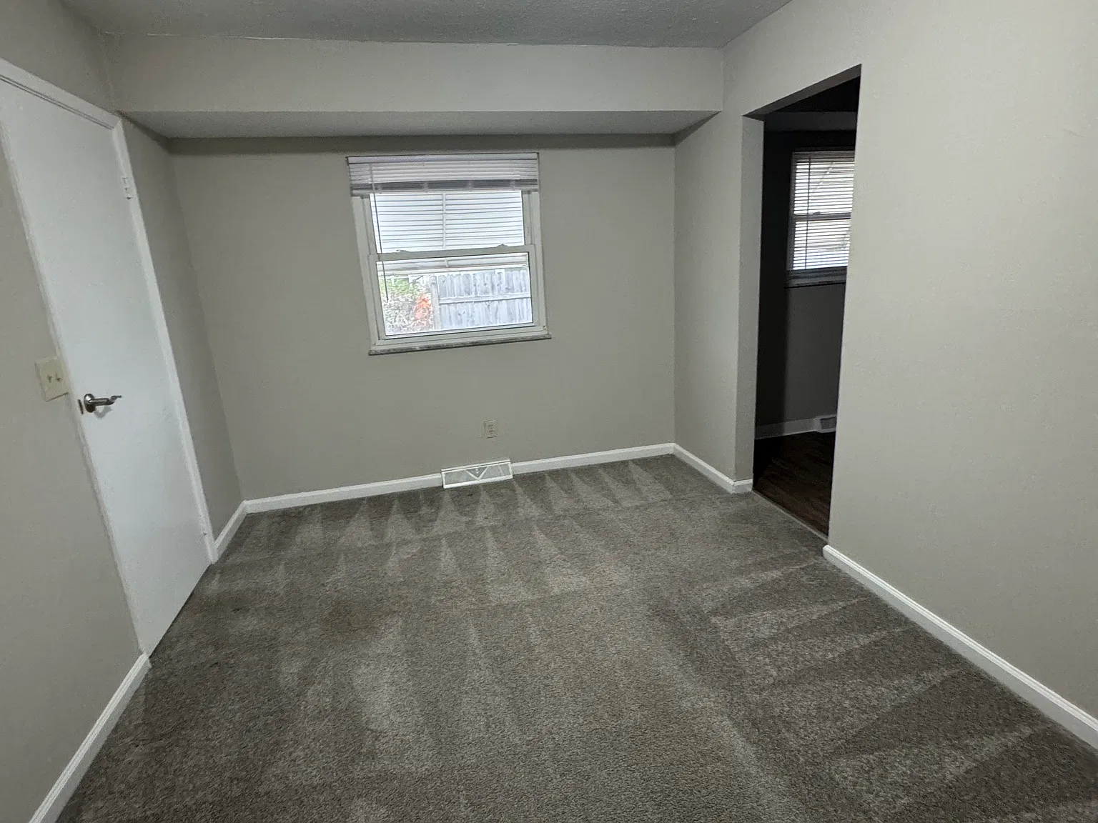3 bed, 1000 sqft, $1,675 — Photo 4