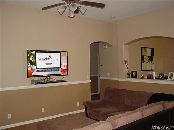 3rd image of 3237 Martel Ave