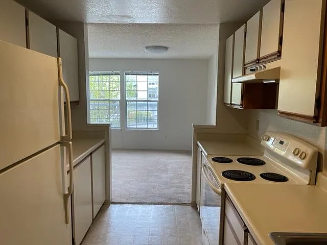 609 S 222nd St #101 — Photo 11