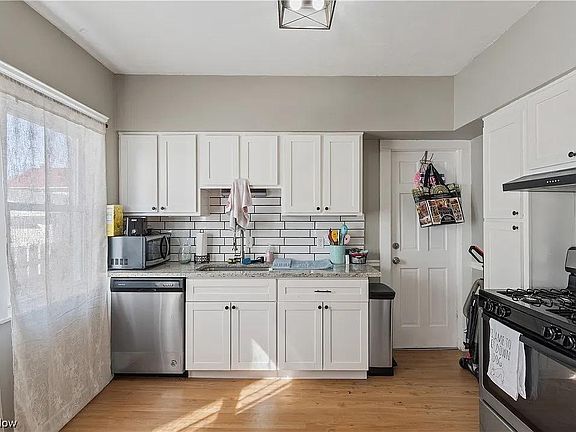 5th image of 1246 Cook Ave Unit 1