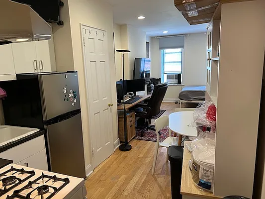 Rented by Oxford Property Group | media 10