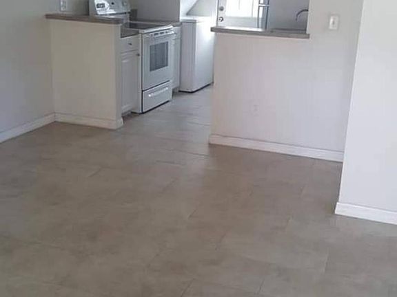 4th image of 1788 Poinsettia Ave #A