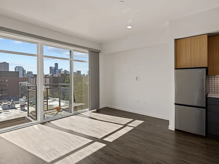 101 Broadway, Live Here, Go Anywhere — Photo 12