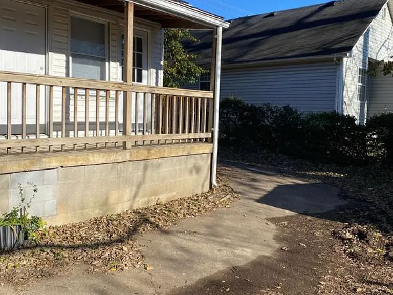 486 Price Rd — Photo 16