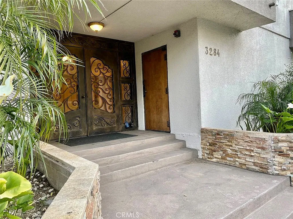 3 bed, 2.5 bath, 1956 sqft, $3,895 — Photo 1