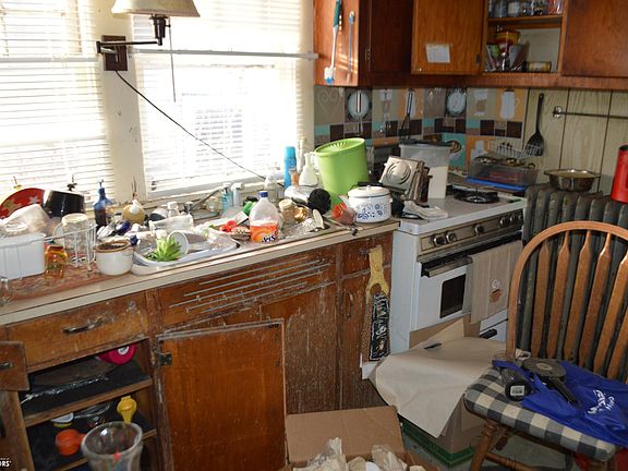 5th image of 3203 3rd St