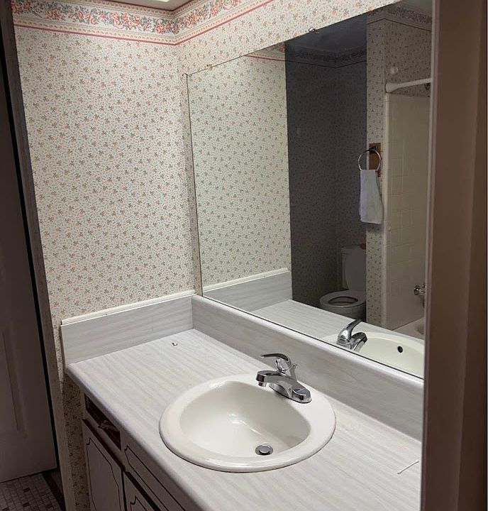 2nd image of 8191 Denwood Dr APT 2