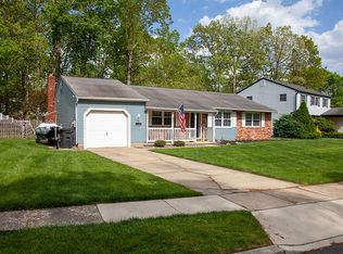 27 Lupus Ln, Sewell, NJ 08080