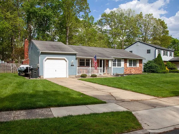 27 Lupus Ln, Sewell, NJ 08080