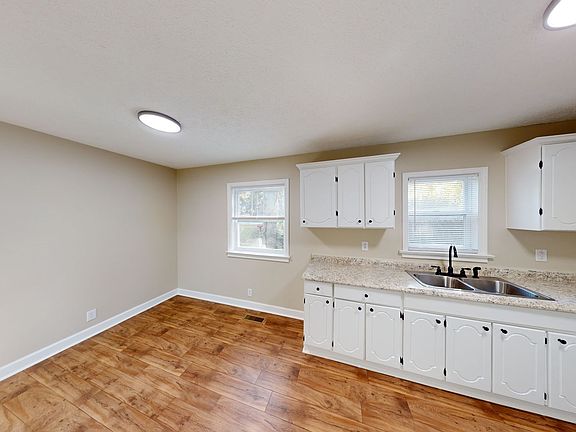 5th image of 1312 Poplar Ct