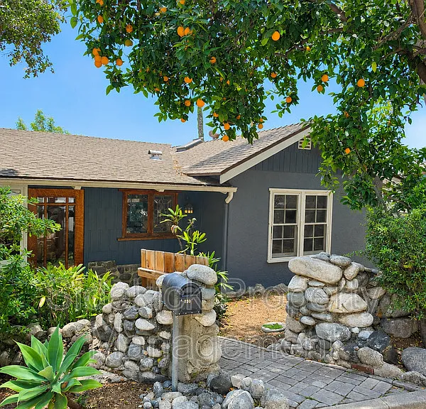 730 Orange Dr — Photo 4