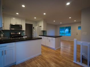 468 W Beechdale St, Commerce Township, MI 48382