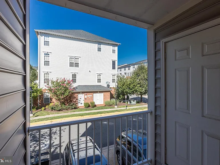 15262 Rosemont Manor Dr — Photo 3