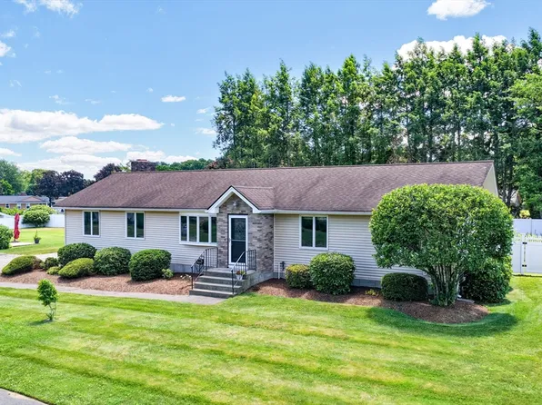169 Country Rd, Agawam, MA 01001