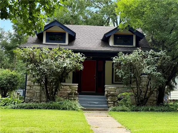 5727 Kenwood Ave, Kansas City, MO 64110