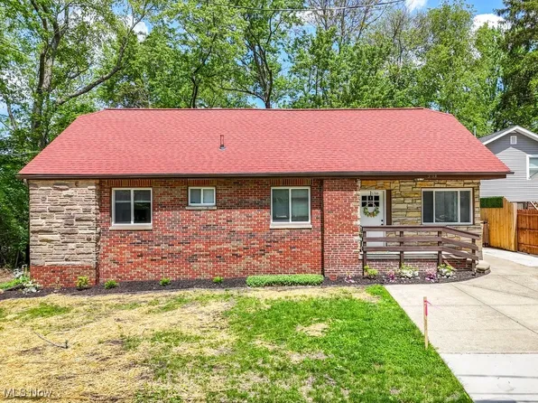 3788 Edgepark Dr, Akron, OH 44319