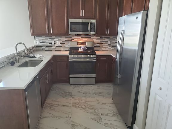 3rd image of 11826 SW Oceanus Blvd