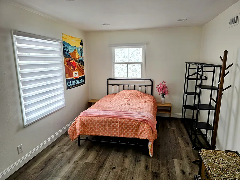 2548 E Wilson Ave — Photo 77
