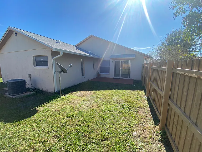 2403 Albaca Dr — Photo 21