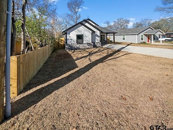 4th image of 2318 N Glass Ave