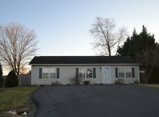 17 Robelei Dr, Ranson, WV 25438