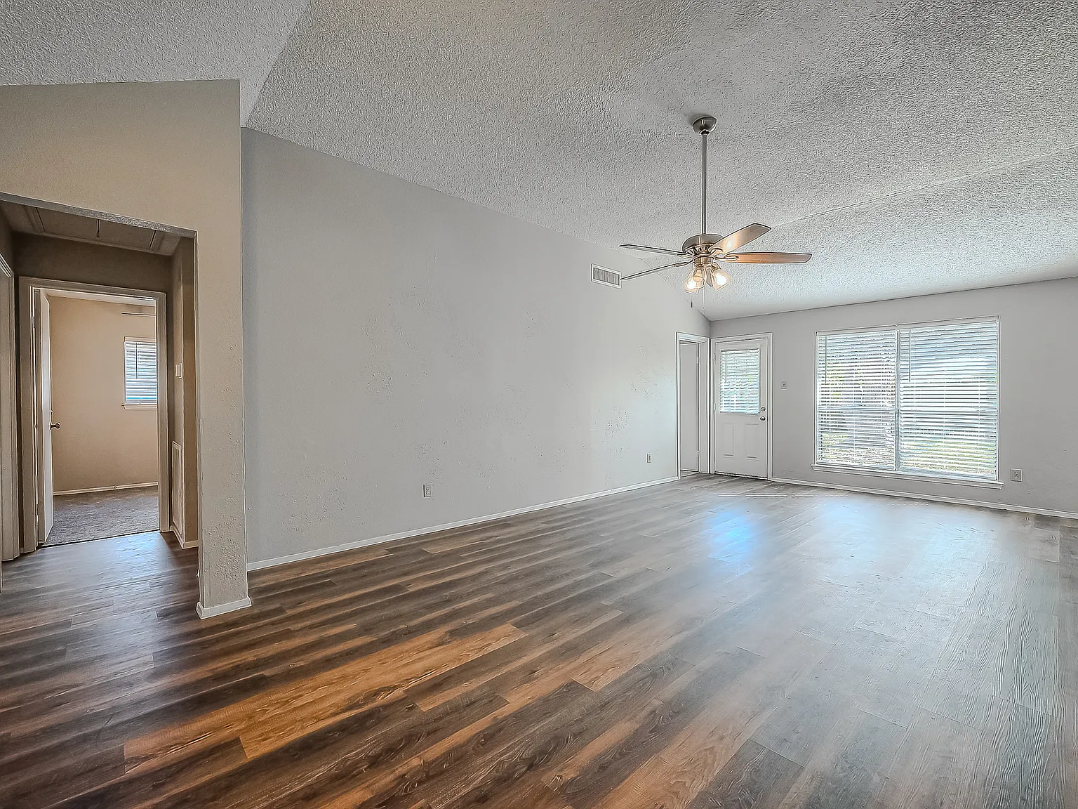 5210 Russelville Rd Houston TX 77048 — Photo 3