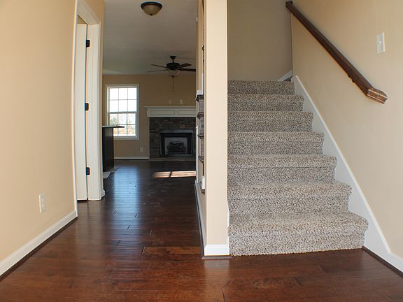 3rd image of 1052 Castlerock Dr