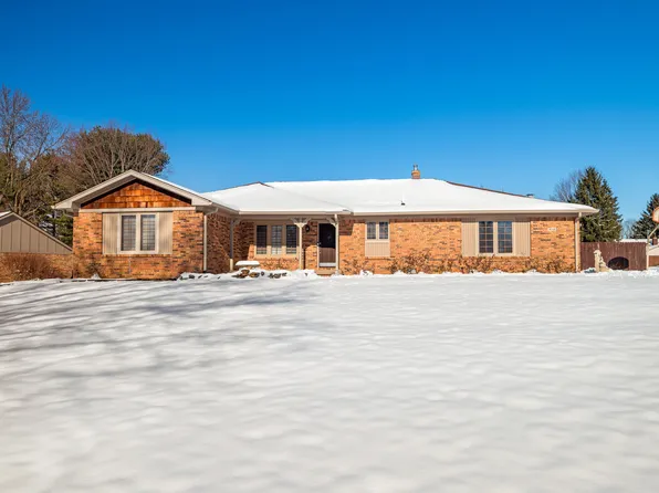 4110 Rolling Trails Rd, Greenwood, IN 46142