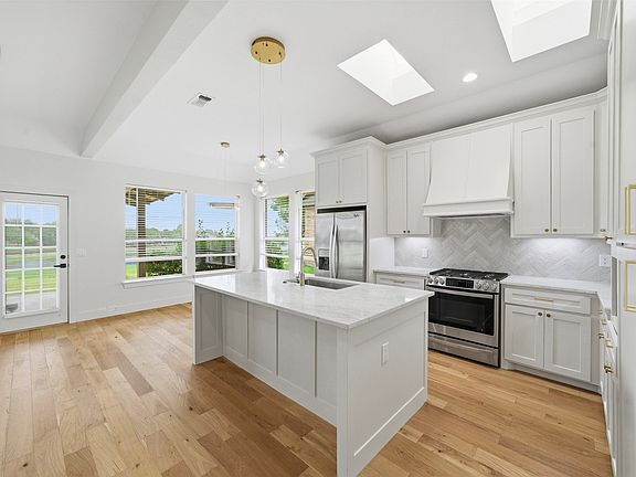 3rd image of 2104 Old McGarrah Rd