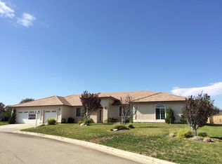 245 W Raven Dr, Palmdale, CA 93551