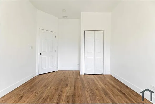 1421 E 69th Pl — Photo 4