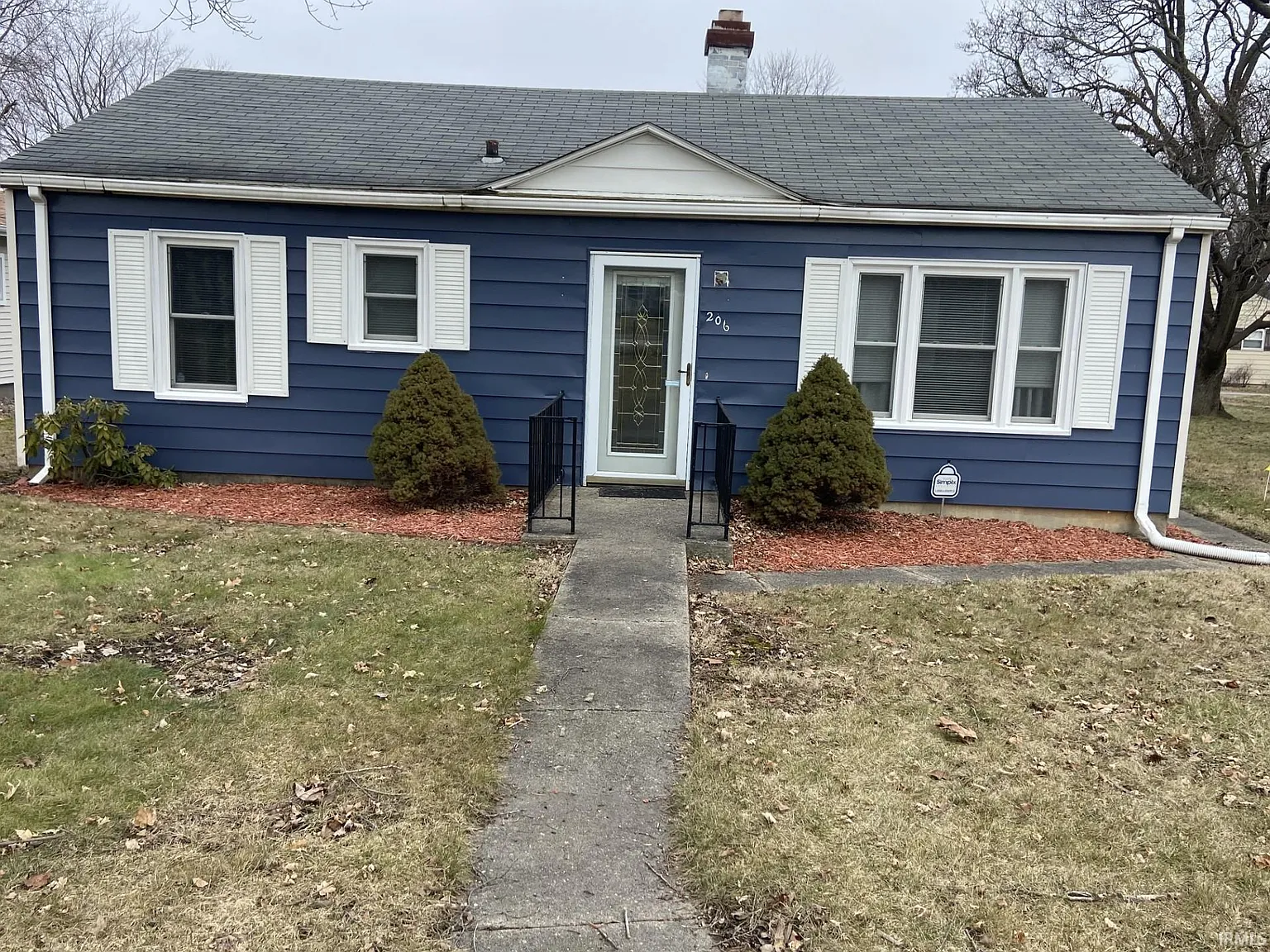 206 Drake Rd photo 1