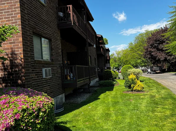 235 Henry Ave Unit 12I, Stratford, CT 06614