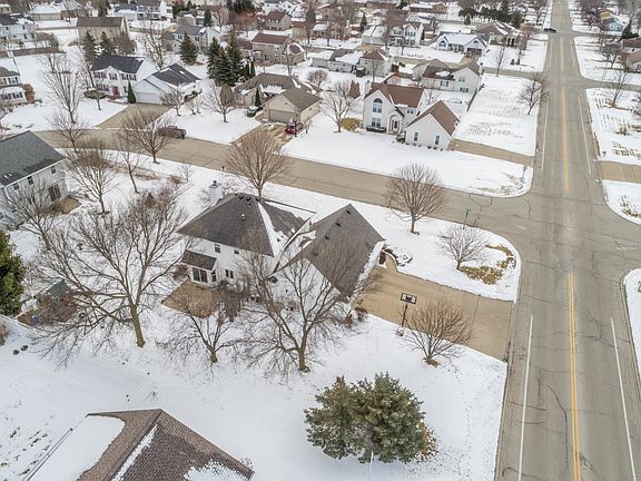 3rd image of 2153 Kensington Ln