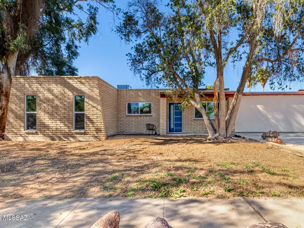 7601 N Shirley Pl, Tucson, AZ 85741