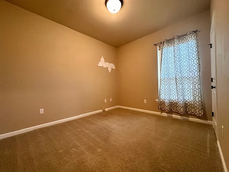 106 Valcour Pl — Photo 9