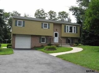872 Elham Dr, York, PA 17406