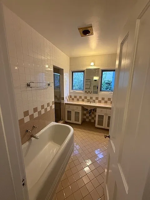 Building Photo - 4105 Stone Canyon Ave #A