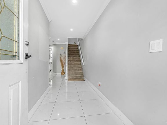 4th image of 12165 75th Ave #39