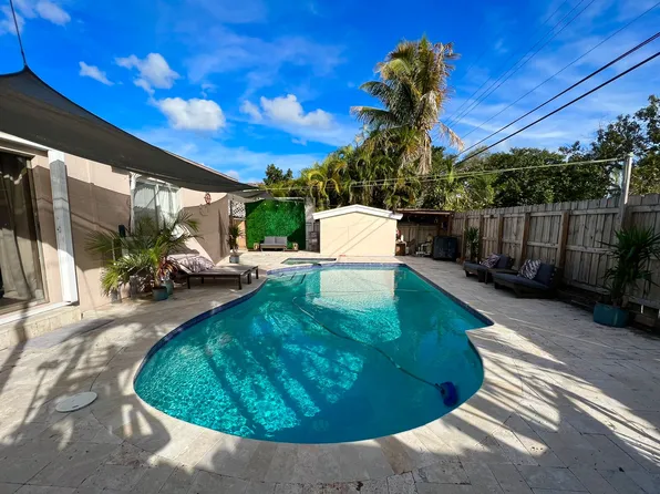 2040 NE 183rd St, North Miami Beach, FL 33179