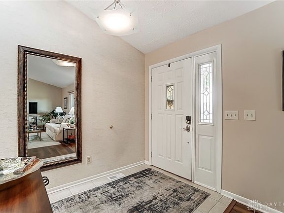 5th image of 9361 Ambershire Dr