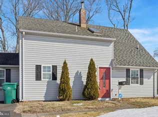 131 Ivy Hill Rd, Levittown, PA 19057