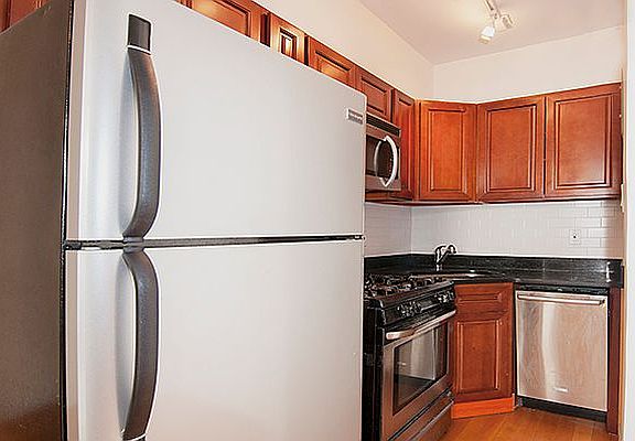 3rd image of 761 Saint Nicholas Ave APT 3R