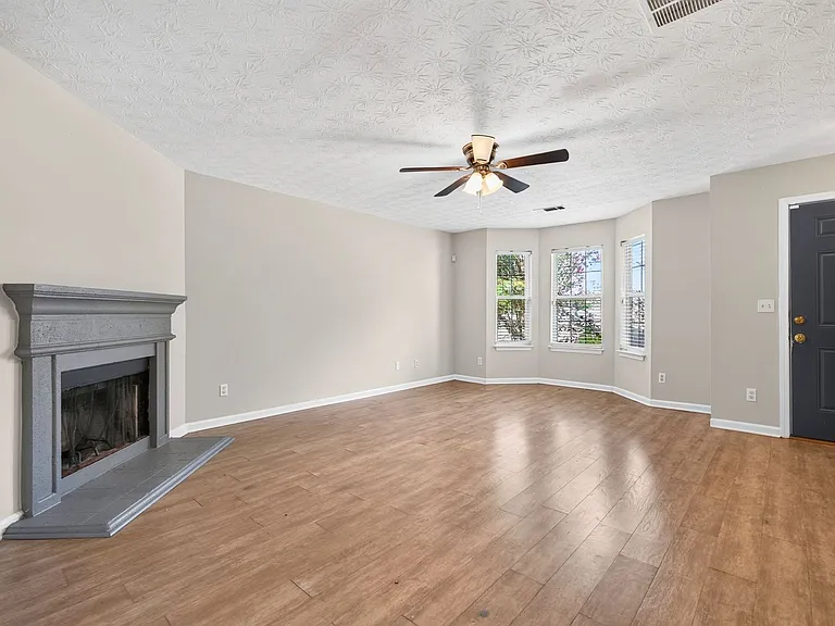 4377 Chestnut Rd — Photo 5