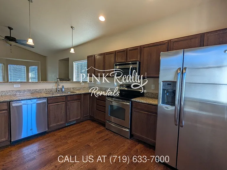 8377 Freestar Way — Photo 40