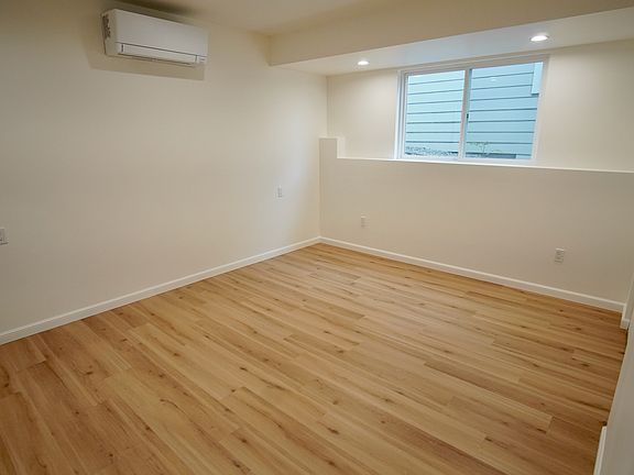 4th image of 139 Clark St #A