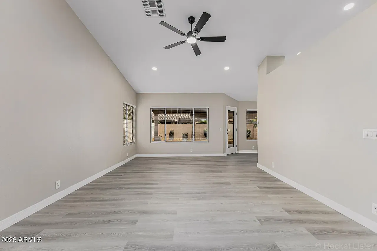 2 bed, 1574 sqft, $2,450 — Photo 4